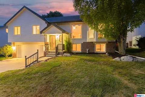 7504 Ernst St, Omaha, NE 68122