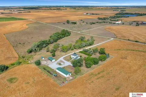 12323 W Buckeye Rd, De Witt, NE 68341