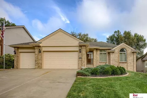 10216 Polk St, Omaha, NE 68127