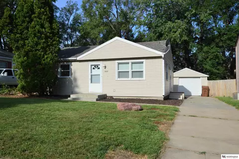 3935 N 11th St, Lincoln, NE 68521
