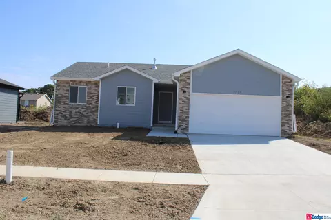 1732 SW 28th St, Lincoln, NE 68522