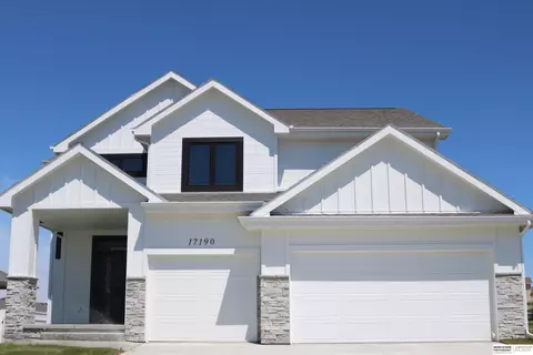12506 Carpenter St, Papillion, NE 68046