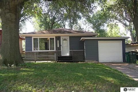 5411 L St, Lincoln, NE 68510