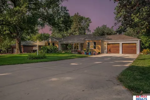 448 S 89 St, Omaha, NE 68114