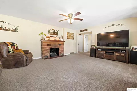 305 Summit St, Leshara, NE 68064 photo 5