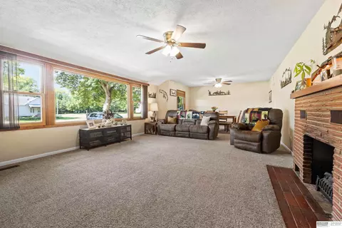 305 Summit St, Leshara, NE 68064 photo 3