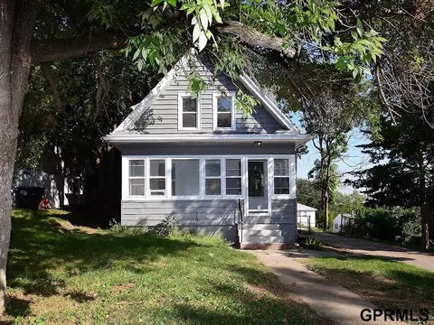 3124 Sheffield St, Omaha, NE 68112