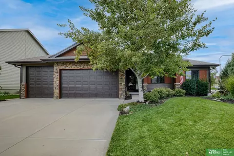 16215 Briar St, Omaha, NE 68136