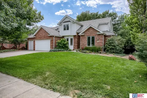 6421 S 49th St, Lincoln, NE 68516