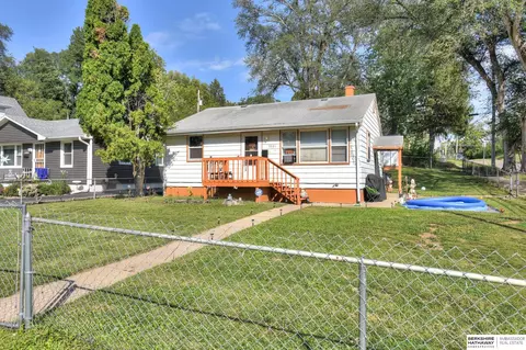 5901 N 35 St, Omaha, NE 68111