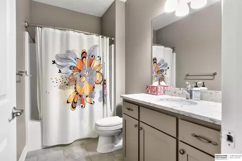 14446 Vane St, Bennington, NE 68007 photo 3