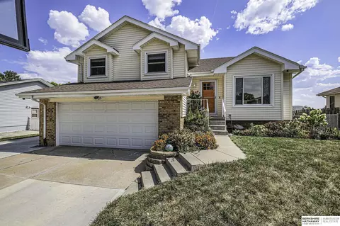 7905 S 70 St, La Vista, NE 68128