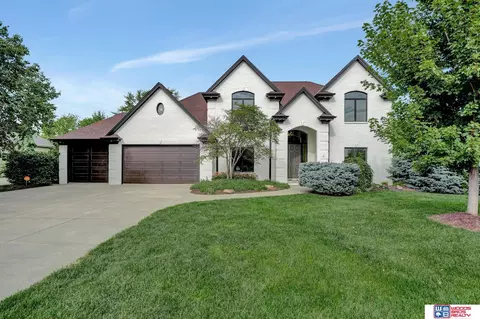5525 S 96th Pl, Lincoln, NE 68526