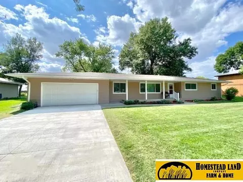 930 20th St, Fairbury, NE 68352
