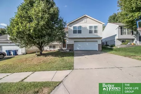 15320 Tucker St, Bennington, NE 68007