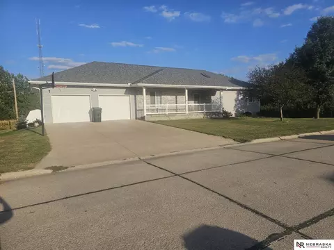 360 S East St, Hallam, NE 68368