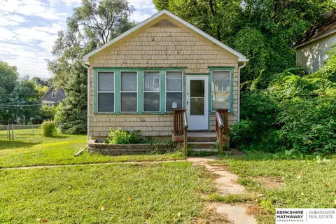 3821 Decatur St, Omaha, NE 68111