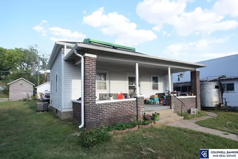 812 D St, Fairbury, NE 68352