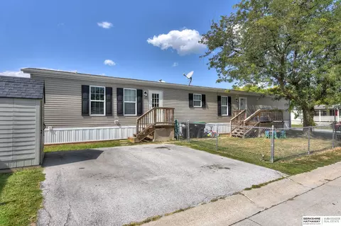 15005 D Plz #66, Omaha, NE 68144