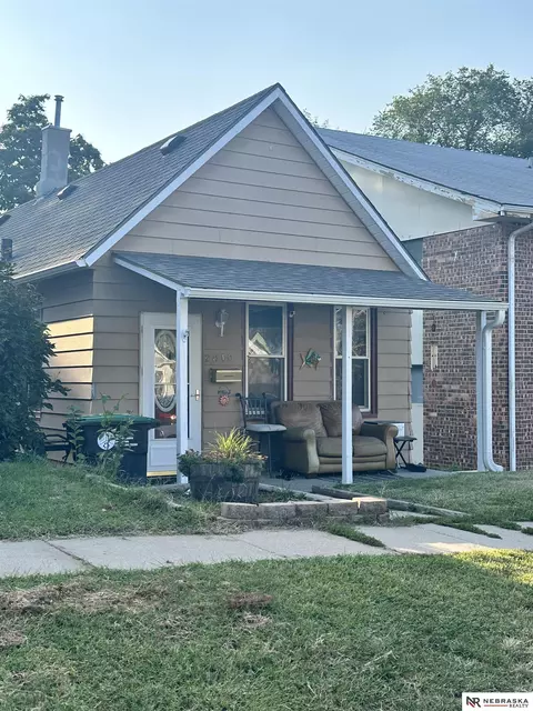 2010 S 8th St, Omaha, NE 68108