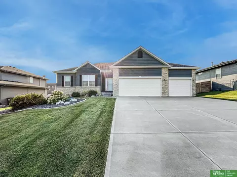 11710 S 110 St, Papillion, NE 68046