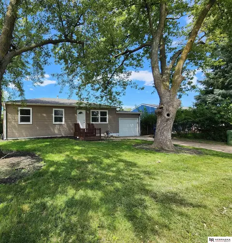 7242 S 24th Ave, Bellevue, NE 68147
