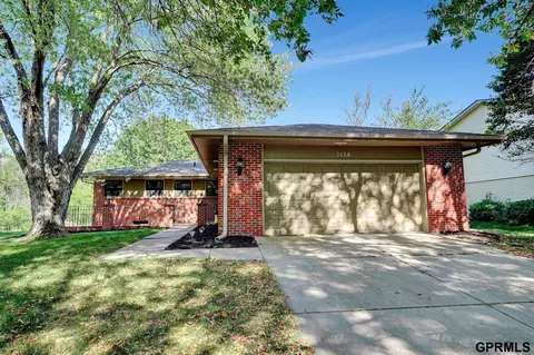 3128 Stephanos Dr, Lincoln, NE 68516