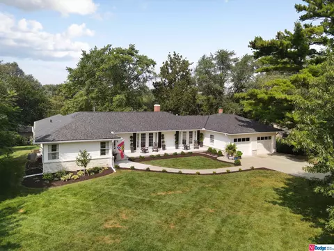 604 Ridgewood Ave, Omaha, NE 68114
