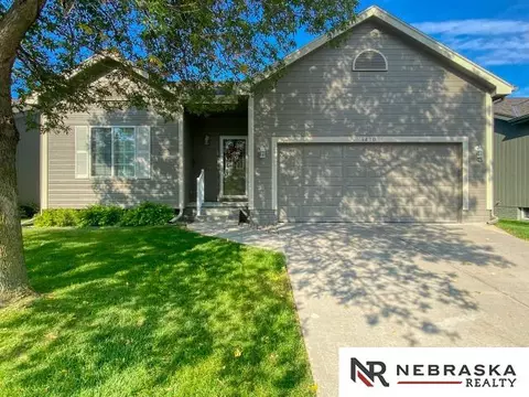 6410 N 142 Ave, Omaha, NE 68164