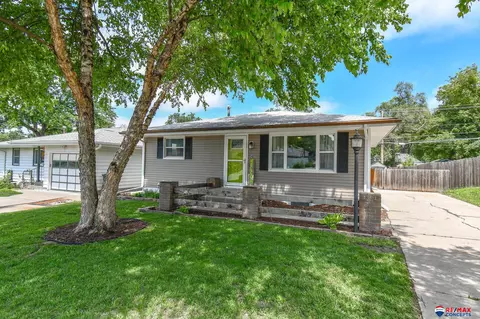 6816 Starr St, Lincoln, NE 68505