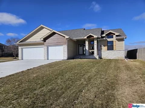 16266 Mormon St, Bennington, NE 68007