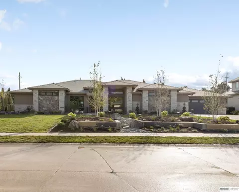 815 N 132 Ave, Omaha, NE 68154