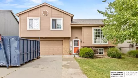 7966 Morris St, Omaha, NE 68122