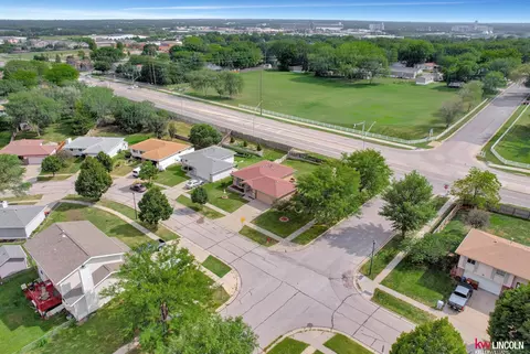 1901 Independence Ct, Lincoln, NE 68521