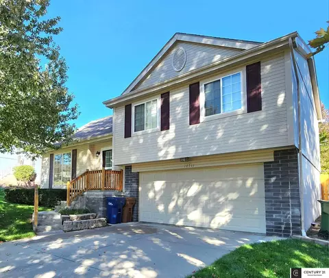 10711 S 19th St, Bellevue, NE 68123