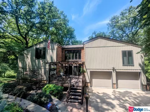 846 Hidden Hills Dr, Bellevue, NE 68005