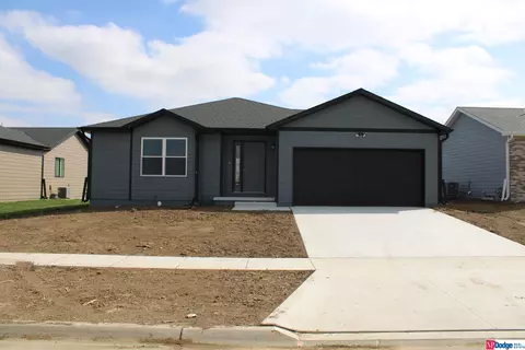 1724 SW 28th St, Lincoln, NE 68522