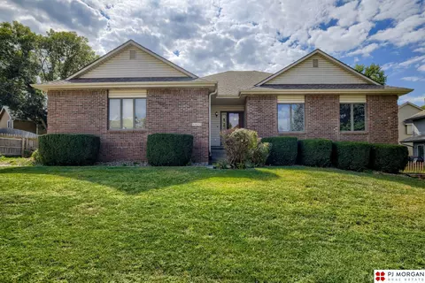 4952 S 163 St, Omaha, NE 68135