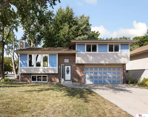 15944 Martha Cir, Omaha, NE 68130