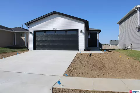 1627 SW 29th St, Lincoln, NE 68522