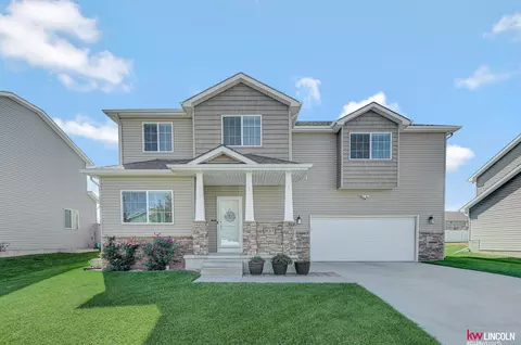 1643 Blanca Dr, Lincoln, NE 68521