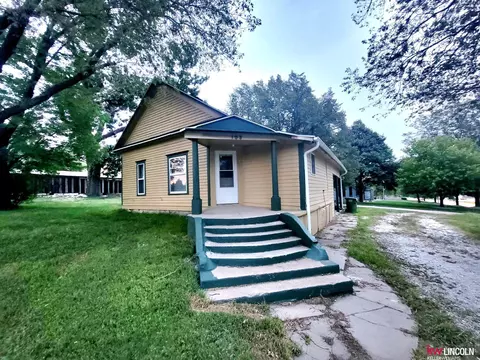 103 E North St, Sutton, NE 68979