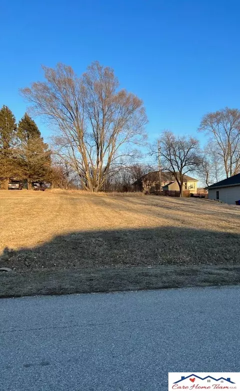 1211 Beaver Lake Blvd, Plattsmouth, NE 68048