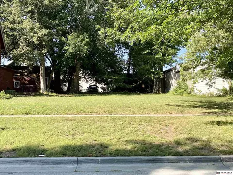 4712 Lowell Ave, Lincoln, NE 68506