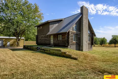 208 E Lincoln Ave, Waterloo, NE 68069