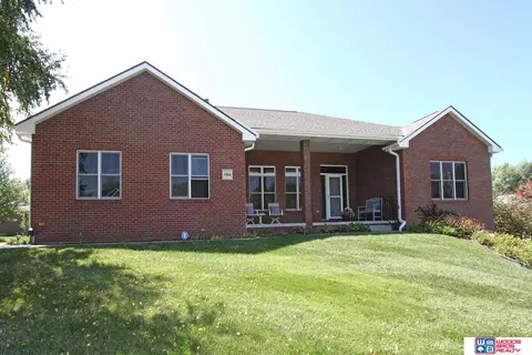 7966 Weeping Willow Ln, Lincoln, NE 68506