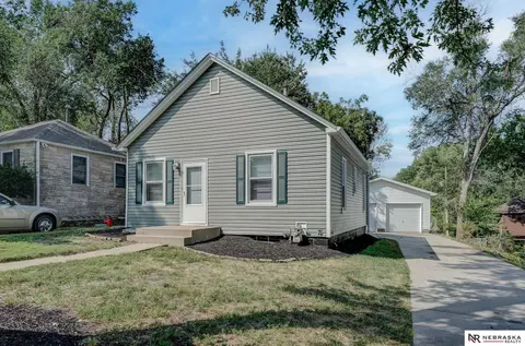 3525 S 51st St, Lincoln, NE 68506