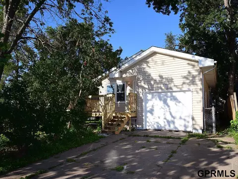 4988 Marshall Dr, Omaha, NE 68137