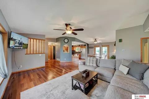 3947 E Hackberry Rd, Beatrice, NE 68310 photo 6