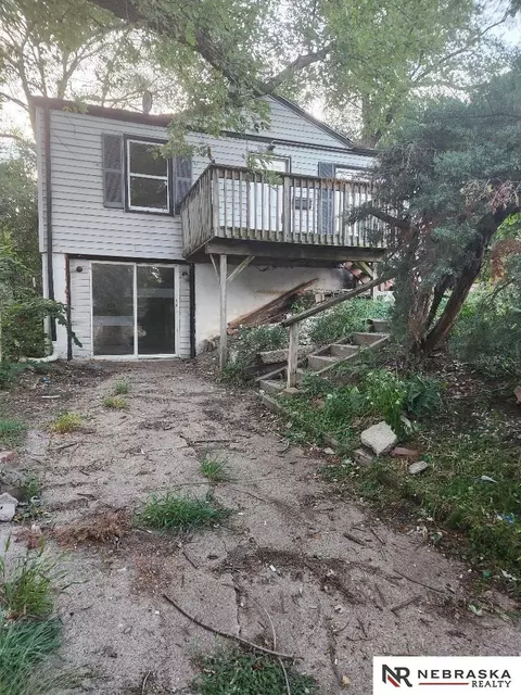 3360 N 41st St, Omaha, NE 68111